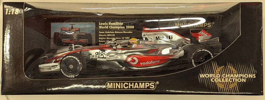 VODAFONE MCLAREN MERCEDES MP4-23 スケールモデル MINICHAMPS 1/18 Vodafone McLaren Mercedes MP4-23 081832
