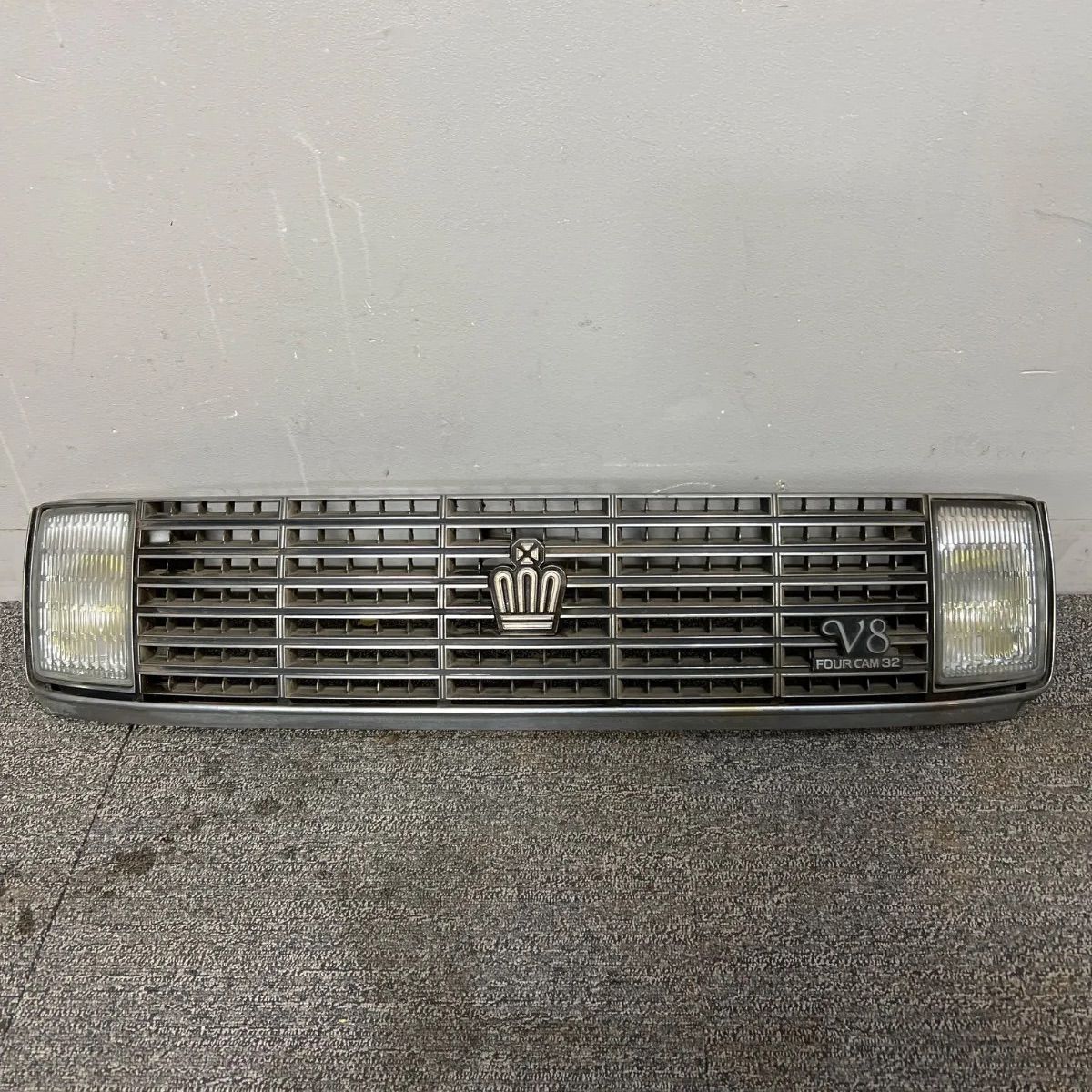 ︎ 13クラウン グリル uzs131 v8