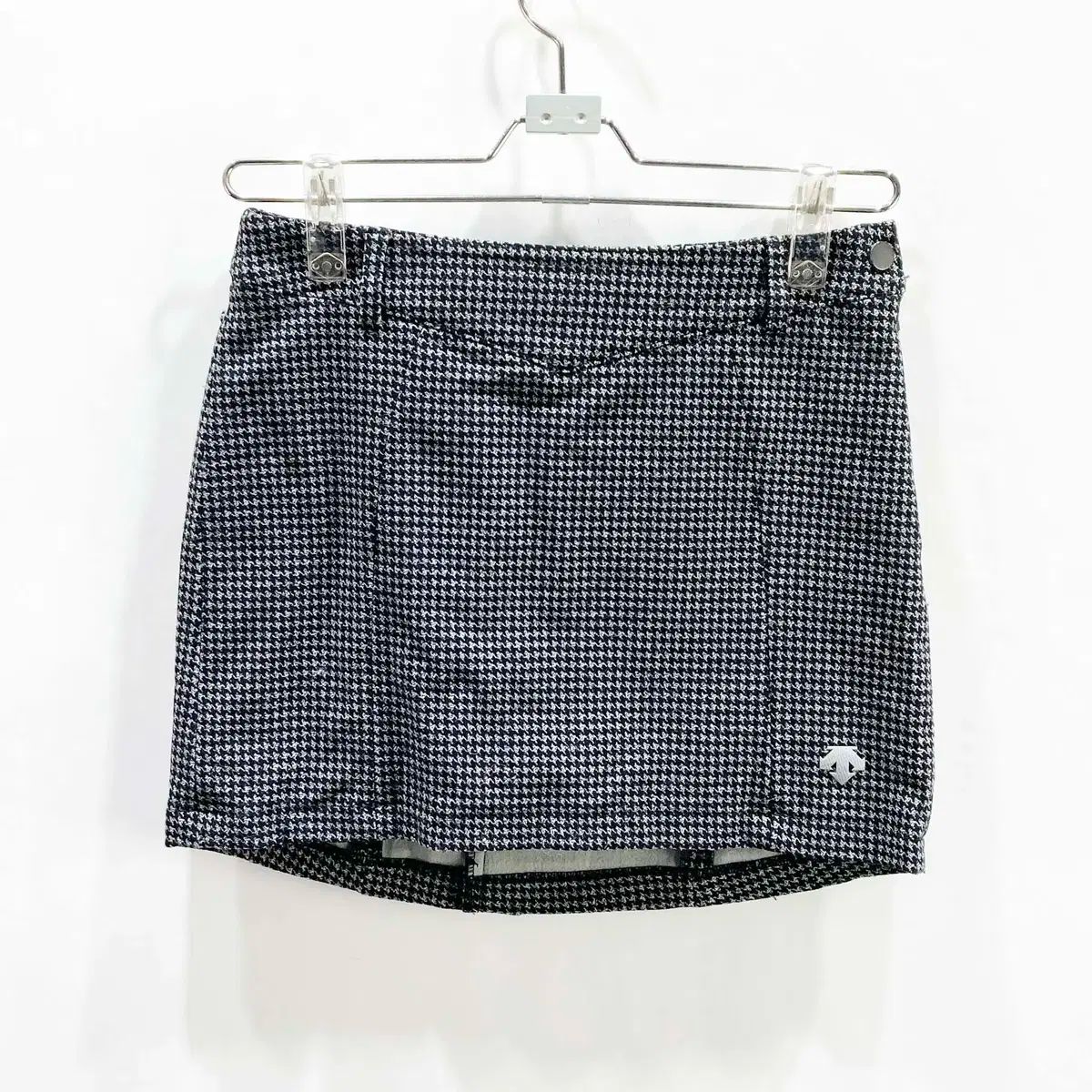 DESCENTE(デサント) 女性用ゴルフスカートパンツ 裏起毛 25 ー 26 ジンの感覚