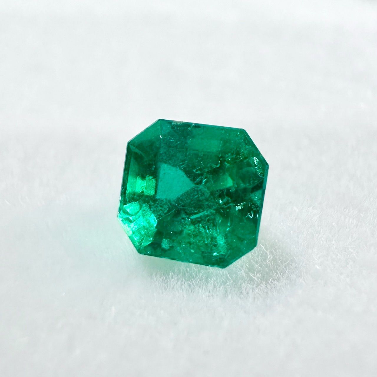 天然 エメラルド ルース 0.662ct 裸石 - メルカリ