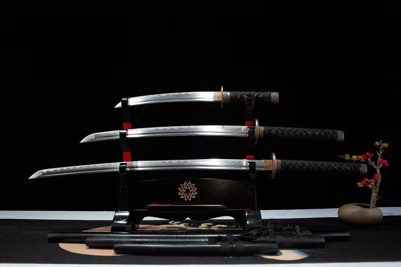 【蛟竜打刀】 武具 刀装具 日本刀 模造刀 居合刀 3 点セット 日本伝統竜彫刻打刀、脇差、短刀セット 模造居合刀