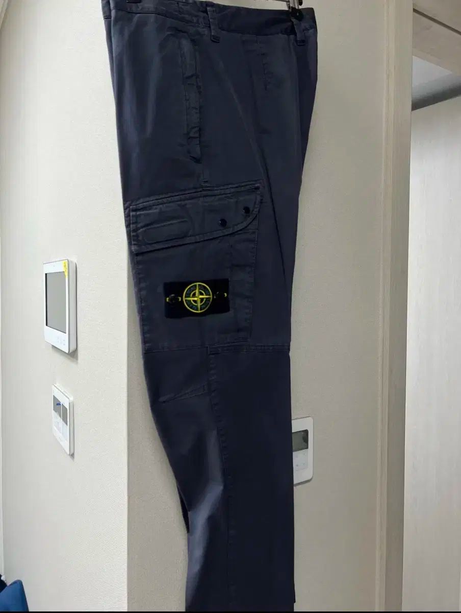 【雷市場（ポンジャン）商品韓国直送】 22fw STONE ISLAND(ストーンアイランド) デニムパンツ （ 30 32 ）