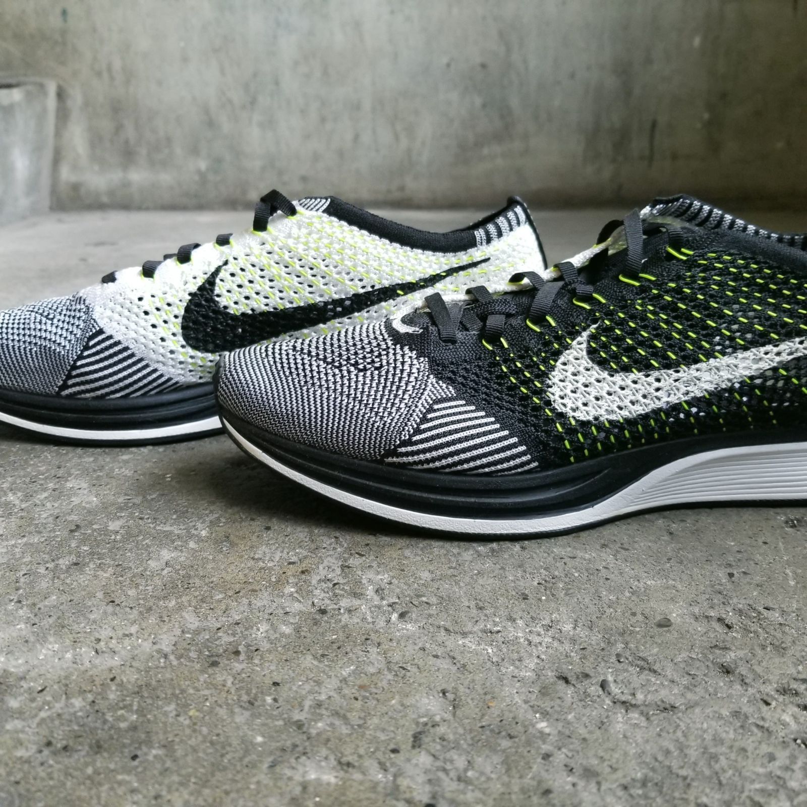 NIKE FLYKNIT RACER 