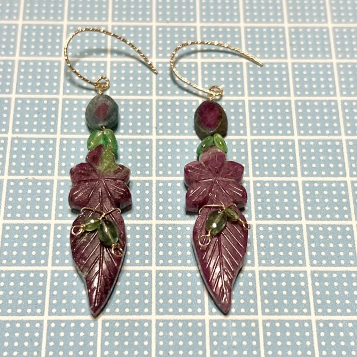 天然石☆プルメリア&スクロールカービングのピアス14kgf 天然石☆プルメリア&スクロールカービングのピアス14kgf