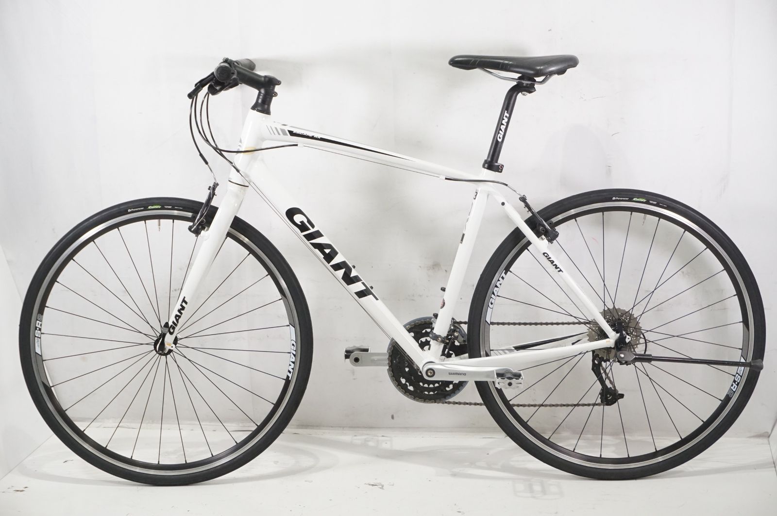 【引取限定】GIANT エスケープRX3 2022年モデル 中古 SHIMANOシフター2×9=18速 Sサイズ白 引取限定】GIANT エスケープRX3 2022年モデル 中古 SHIMANOシフター2×9