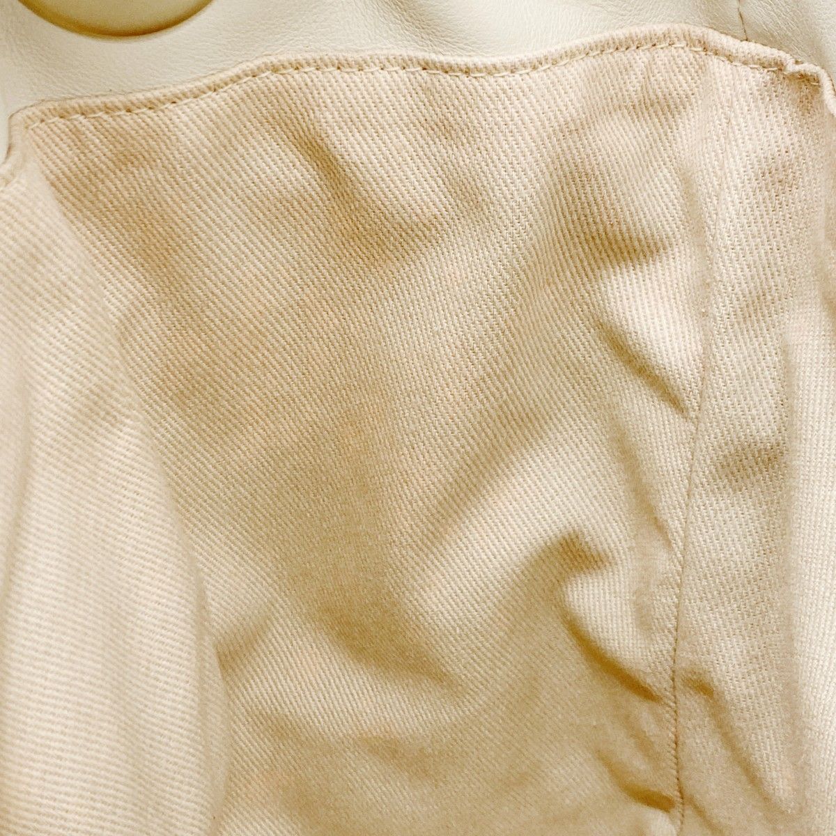 ベージュ ゴールド金具