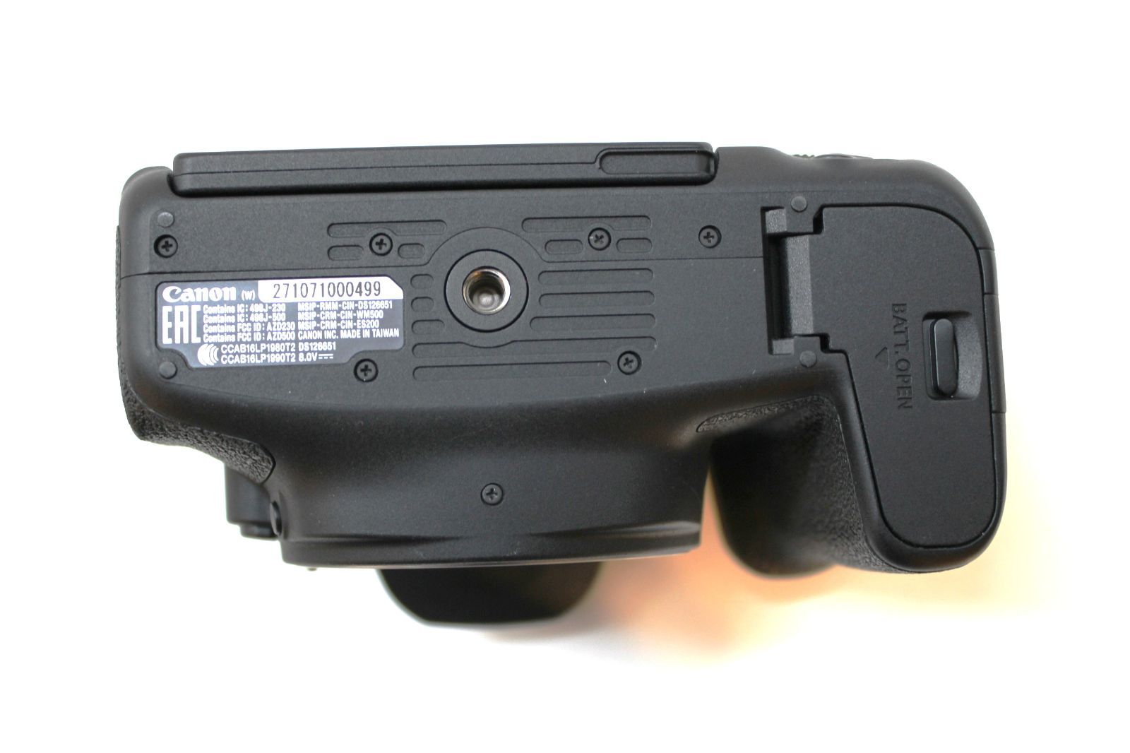  ショット数わずか3787回 CANON EOS 9000 D ボディ 26207 ミラーレス一眼 デジタルカメラ