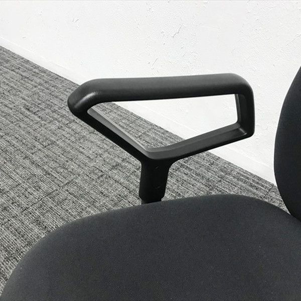 親切 エニーザチェア クロスタイプ オフィスチェア 内田洋行 ウチダ ブラック 激安で送料無料です！