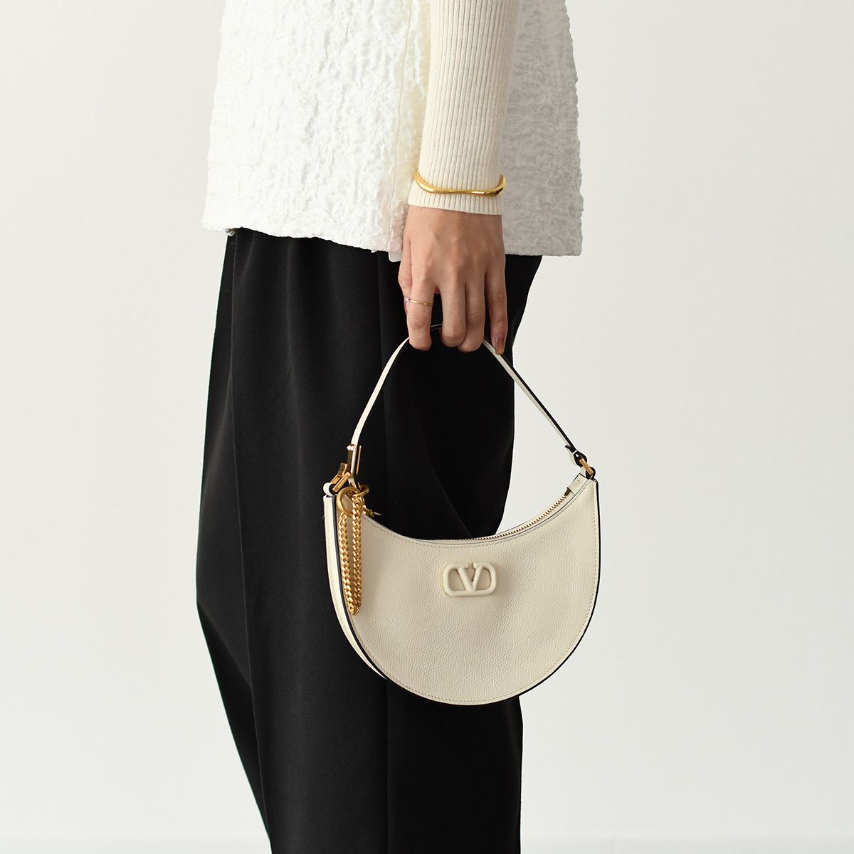 バレンチノ VALENTINO バッグ 美品 CROSS BODY BAG | NELLCOTE | VIT.ST.ALCE/PALL.MULTI STUDS