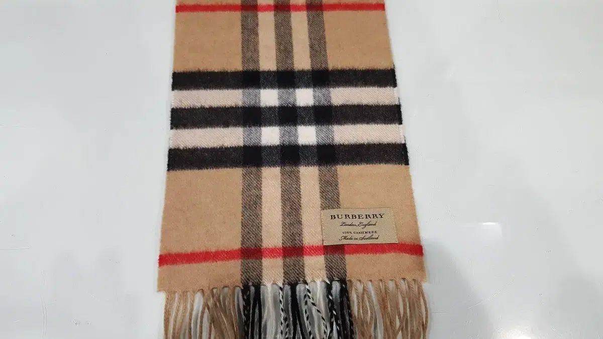 雷市場（ポンジャン）商品韓国直送】<정품> BURBERRY(バーバリー) カシミヤ キッズ マフラー ( 32 ） - メルカリ