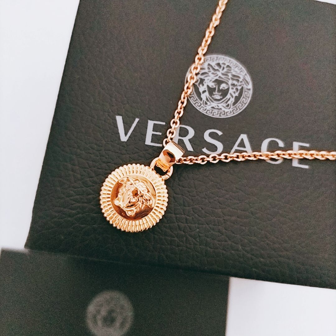 新品未使用】VERSACE メドゥーサ ビギー ネックレス ゴールド ヴェルサーチェ - メルカリ