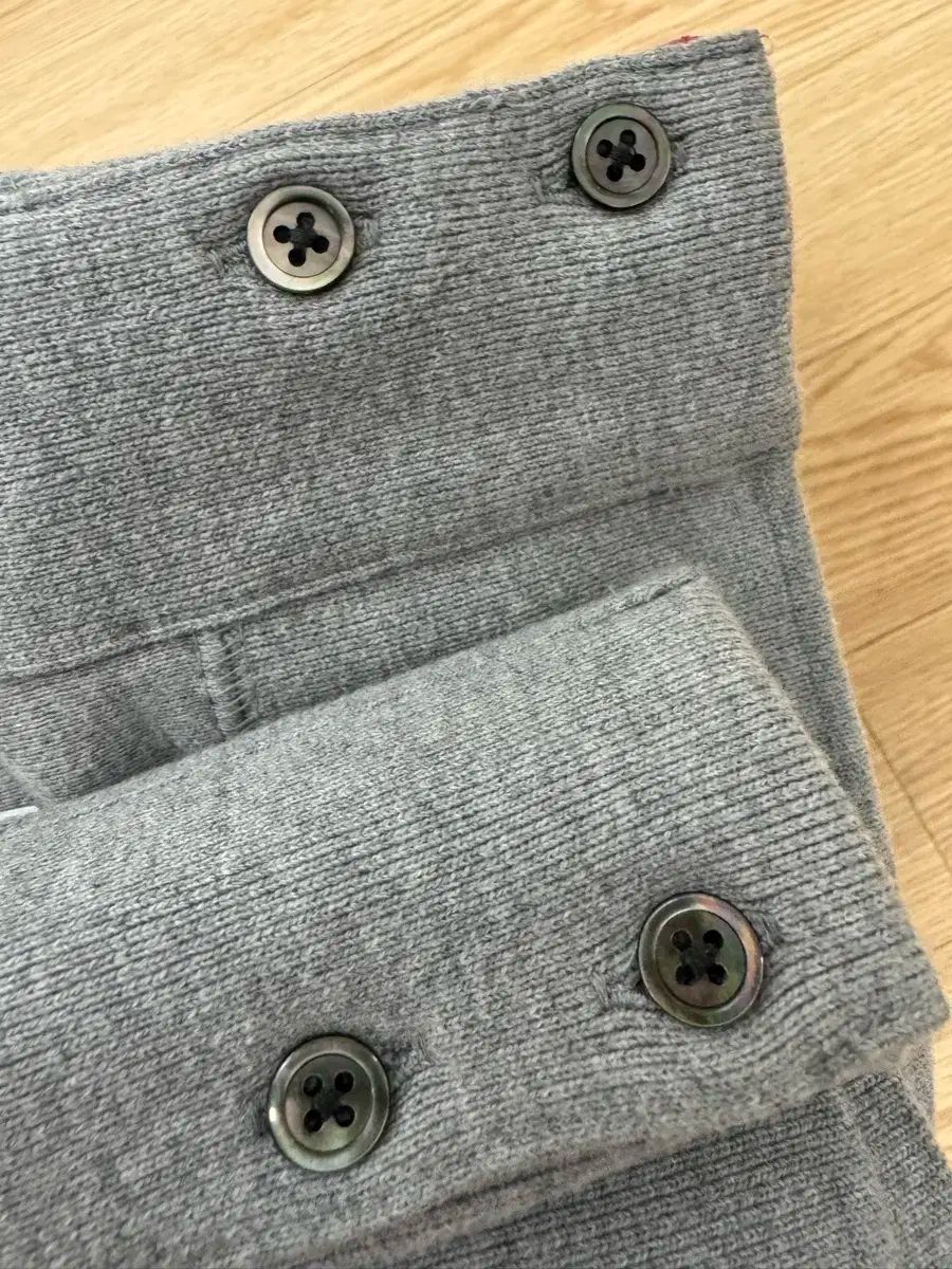 ブラウン グレー