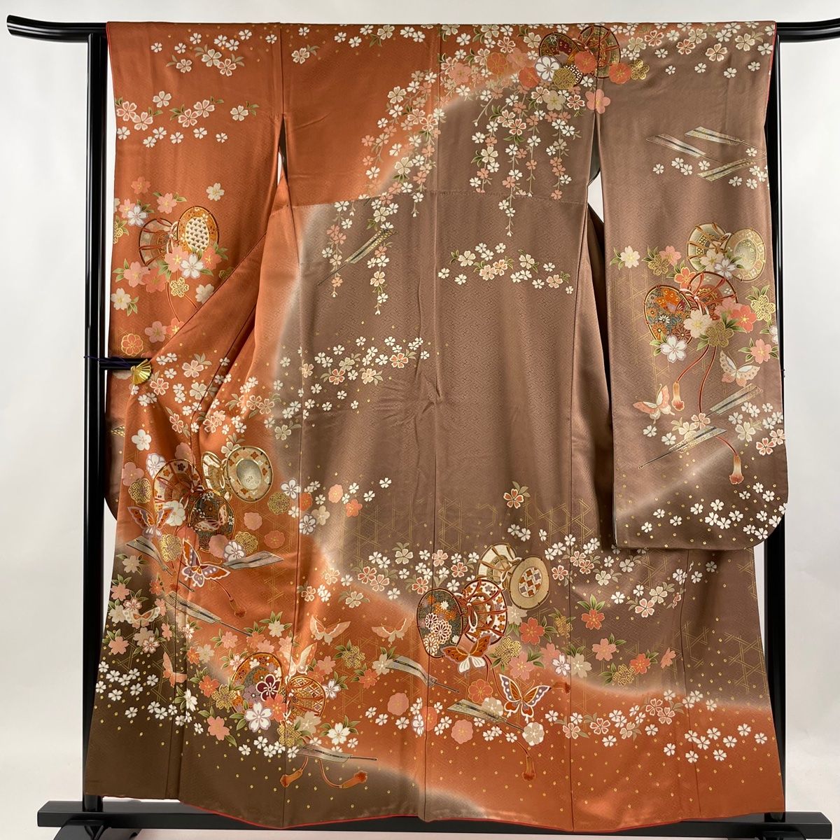 振袖 身丈157cm 裄丈64cm M 袷 鼓 桜 金糸 金彩 赤茶 正絹 名品