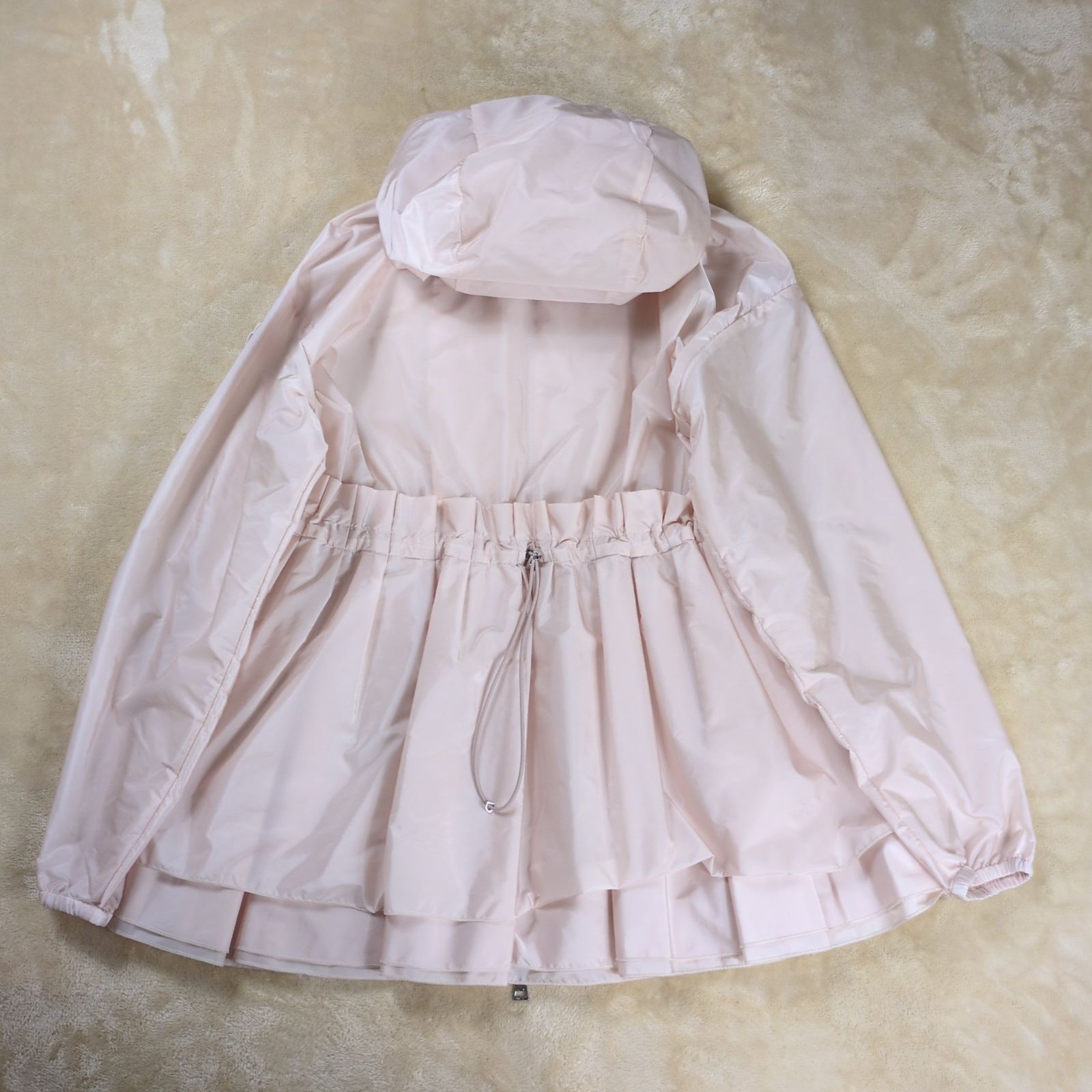 MONCLER - 【美品】MONCLER WETE GIUBBOTTO ギャザージャケット Moncler Wete Parka Jacket with Gathered Waist | Neiman Marcus