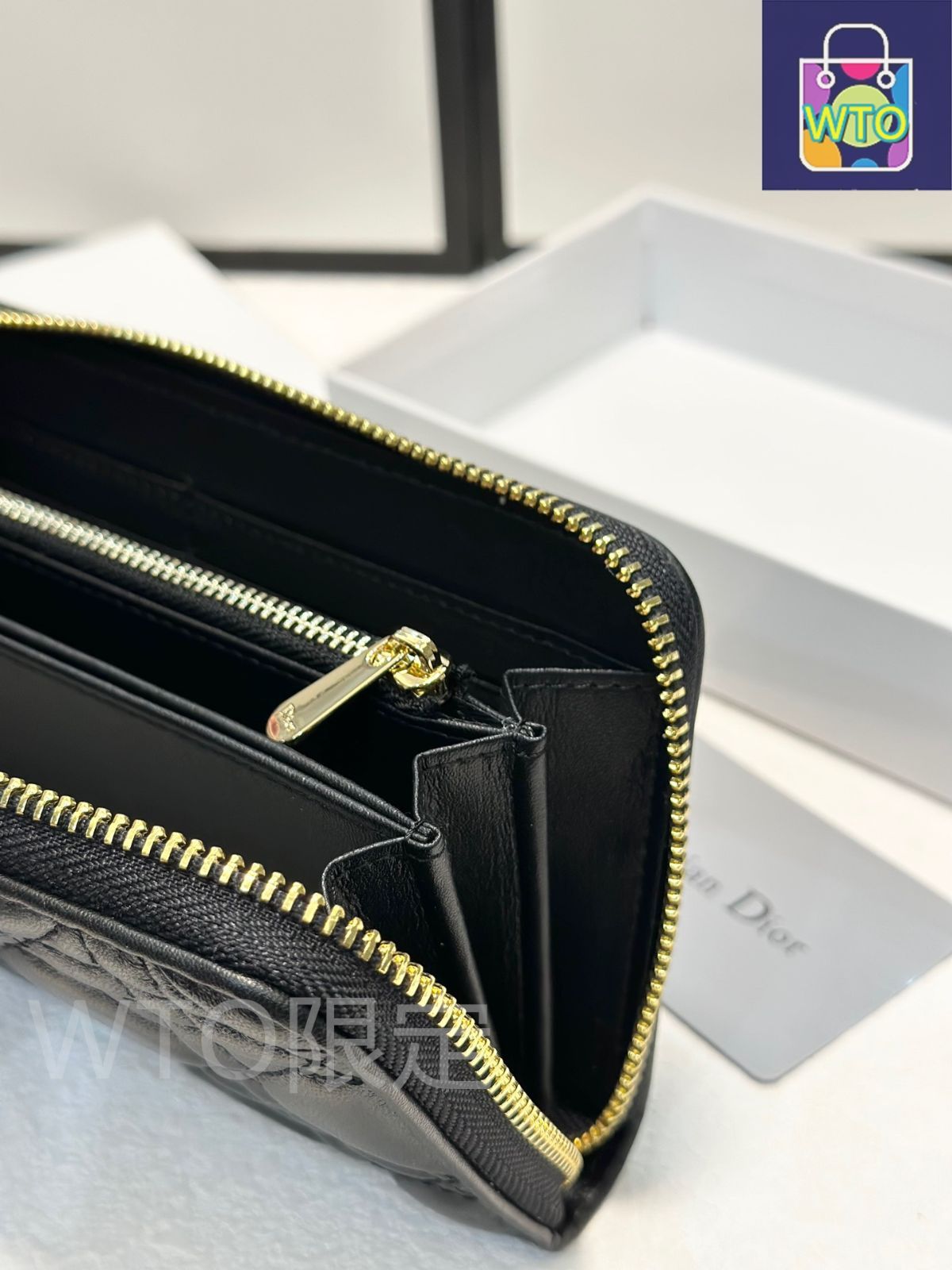 お値下げ❗️DIORの限定豪華本 ディオール ニュークチュール DIOR】 【新作】ミス ディオール BY ジュディ シカゴ - フレグランス