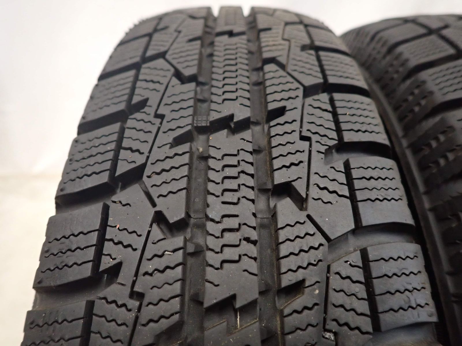 冬4本SET 会社宛 145 80R13 75Q トーヨー オブザーブ ガリット GIZ 製 N-BOX カスタム モコ AZ-ワゴン ワゴンR NO F6808