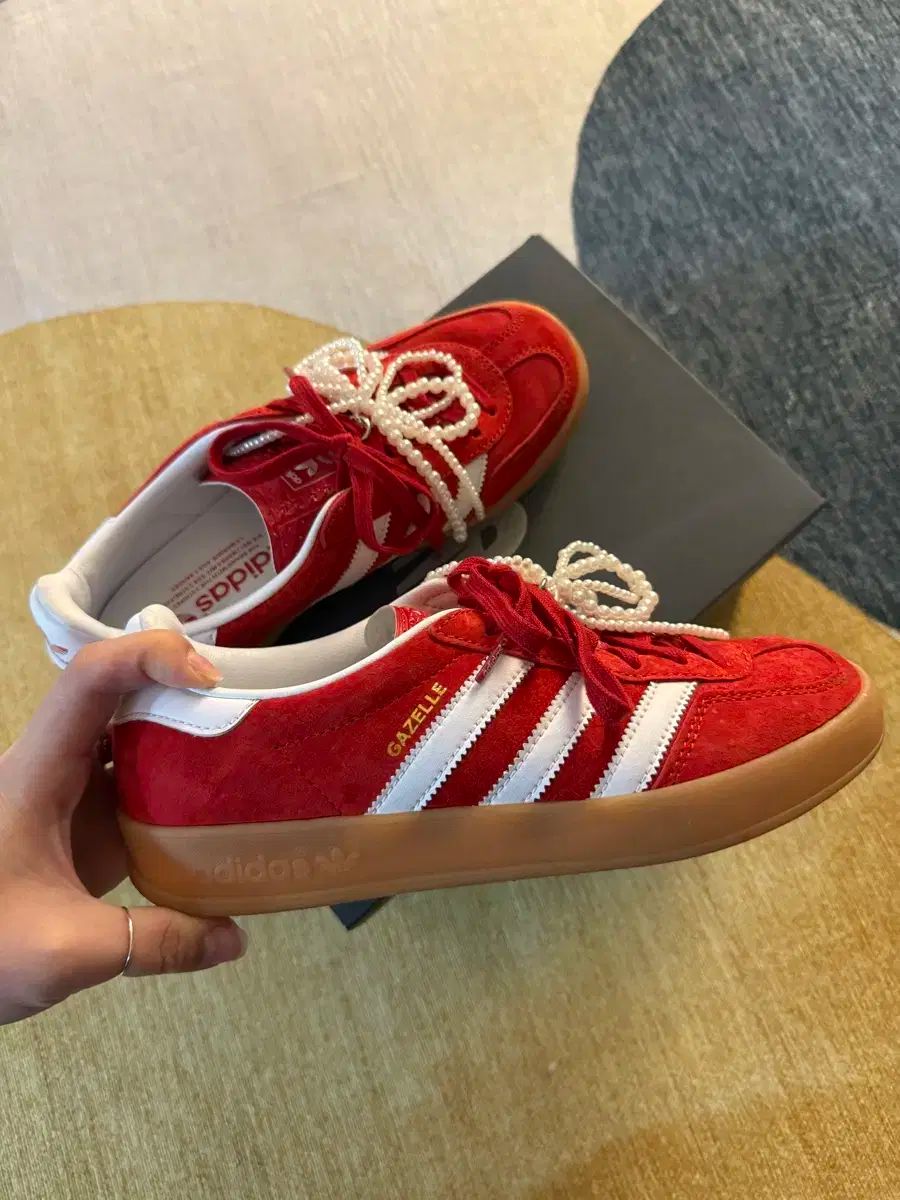 adidas(アディダス) ガゼル インドア スカーレット 225