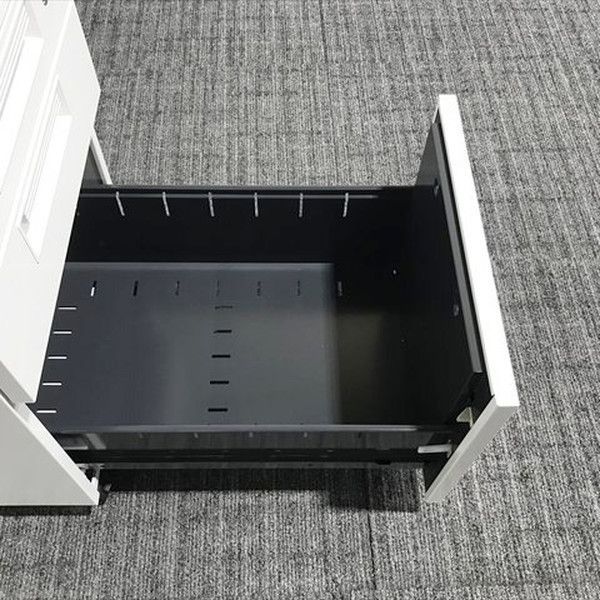 プラス ホワイト