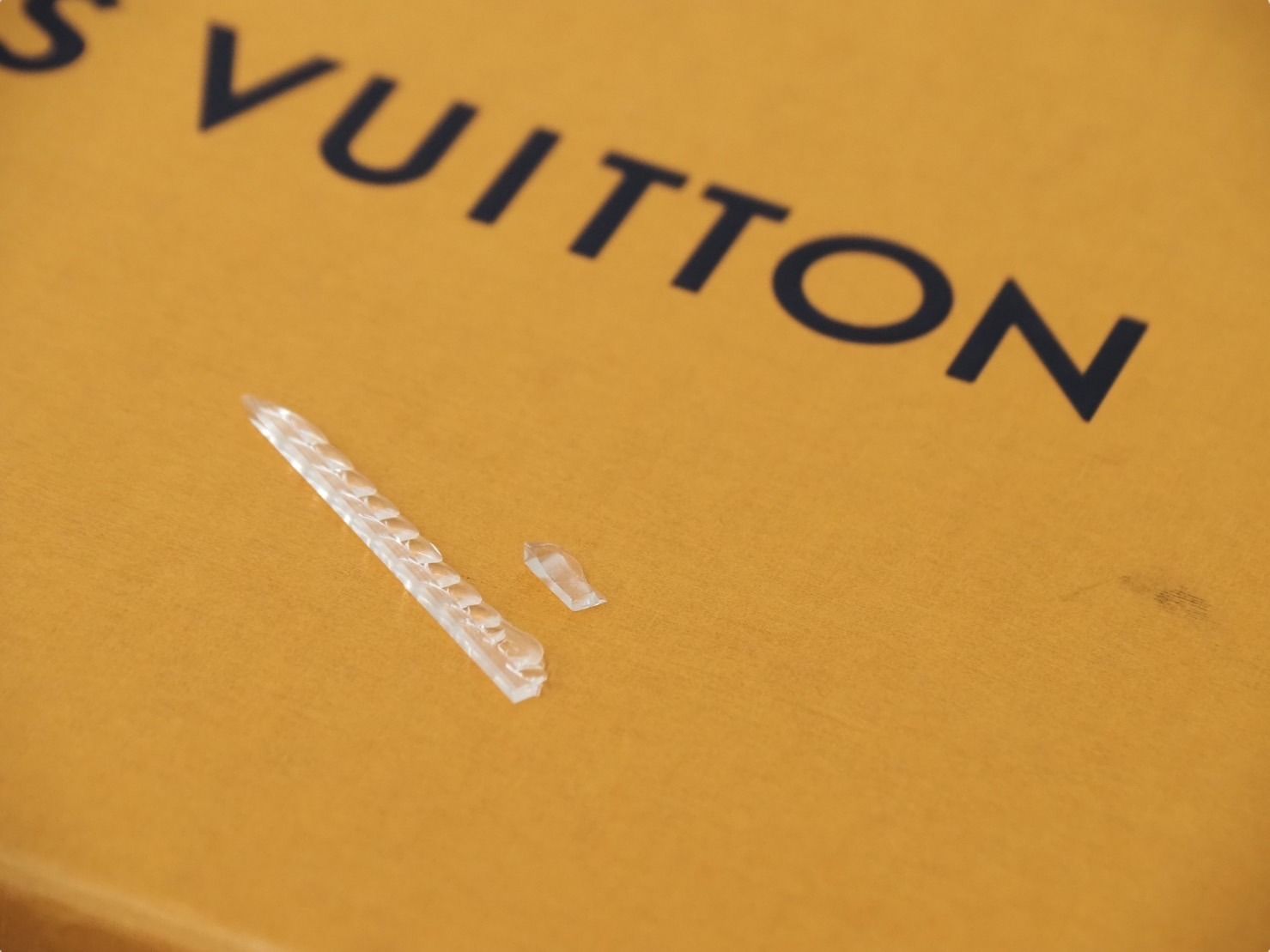 LOUIS VUITTON ルイヴィトン 靴下 雑貨 ショセット・セットアーカイブ ソックス MP3136 ゴールド 美品  54221