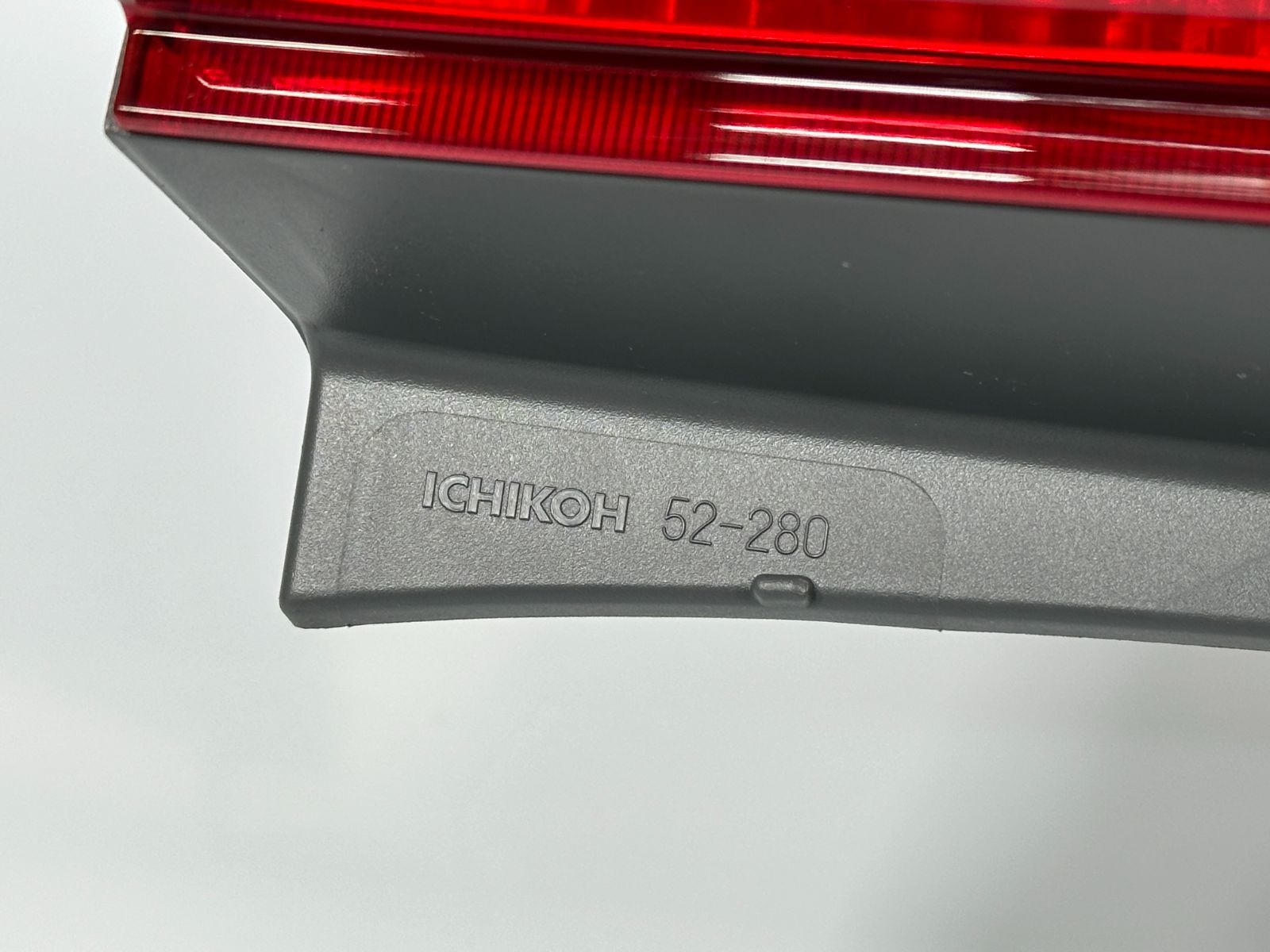 プロボックス NSP160V 52-280 左テールランプ テールレンズ テールライト 81561-52C20 新品&frasl;即納 160系 プロボックス NCP160V NSP160V 後期 純正 左