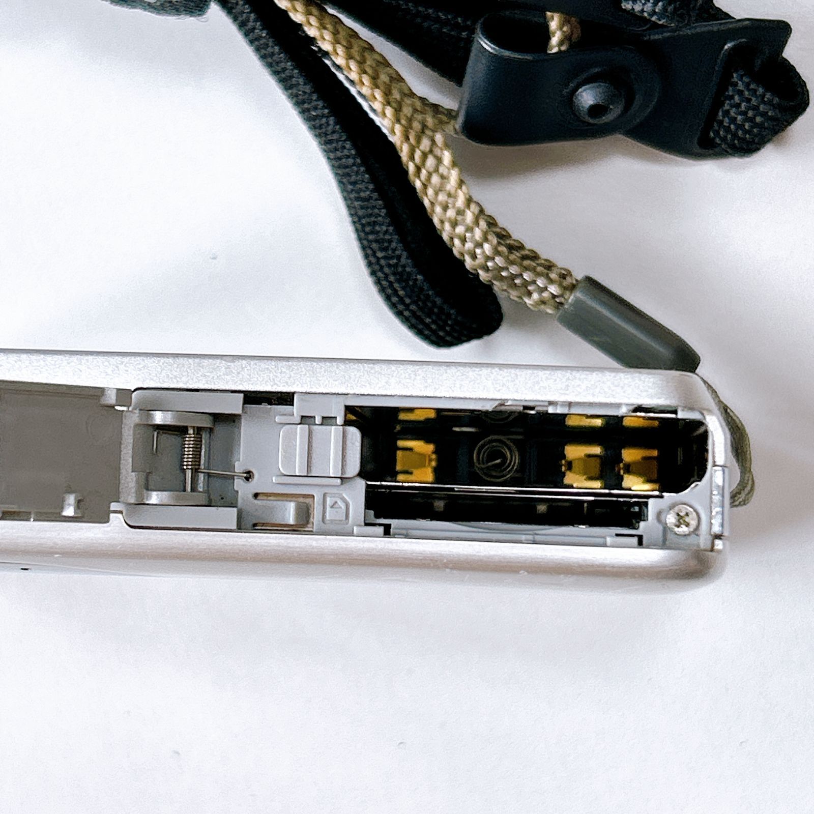 動作確認済み】CASIO カメラ 充電器・ストラップ・SDカード 付き CASIO