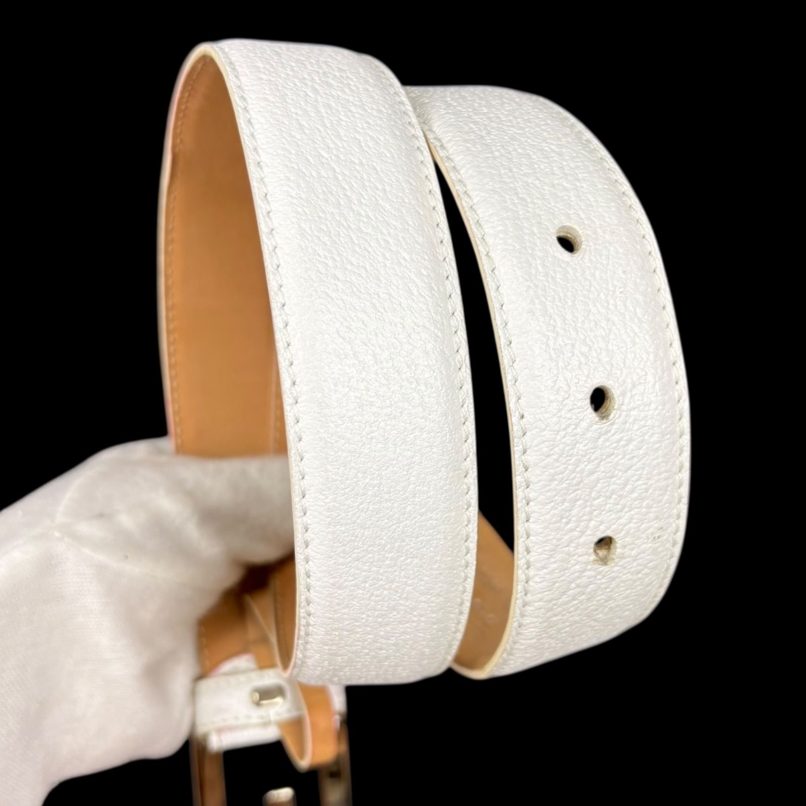 GUCCI グッチ　ベルト　GG金具　レディース　70/28 GUCCI グッチ Gロゴ金具 ベルト ホワイト レザー 70 28 - メルカリ