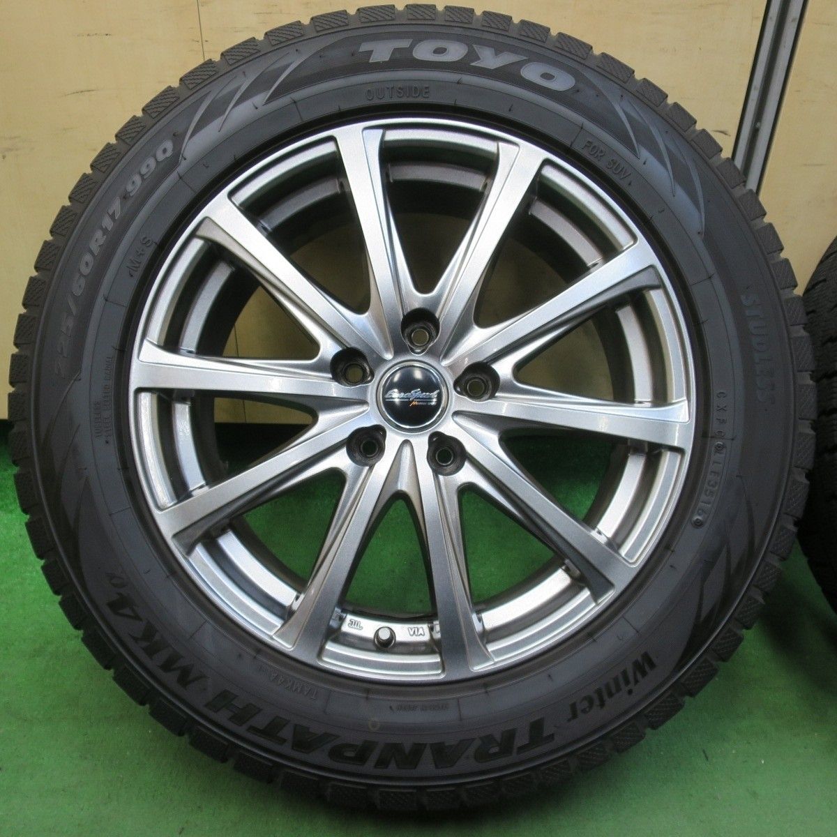 ホイール＆ナット付スタッドレスタイヤ中古4本セット TOYO