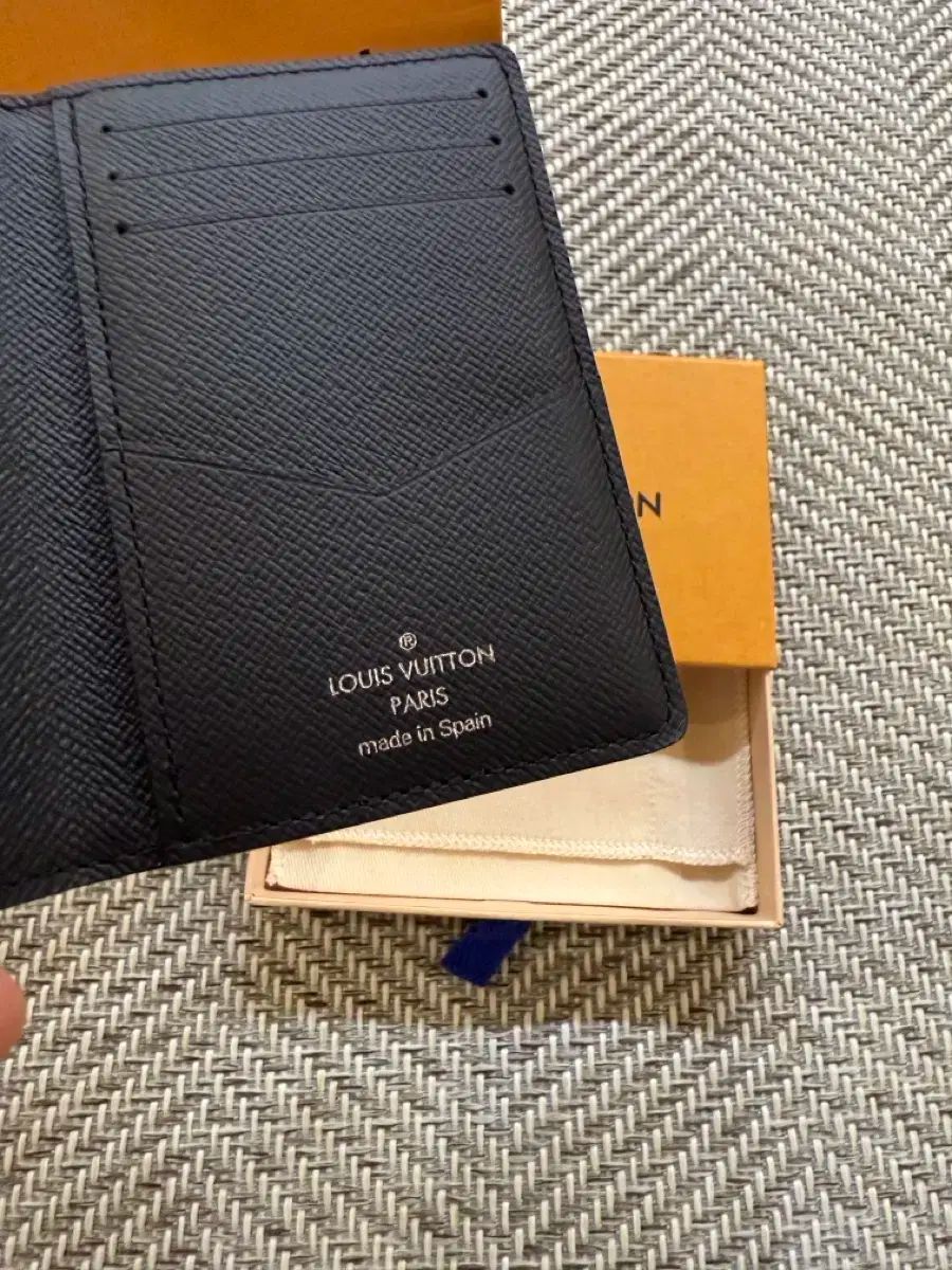 Vuitton ルイヴィトン