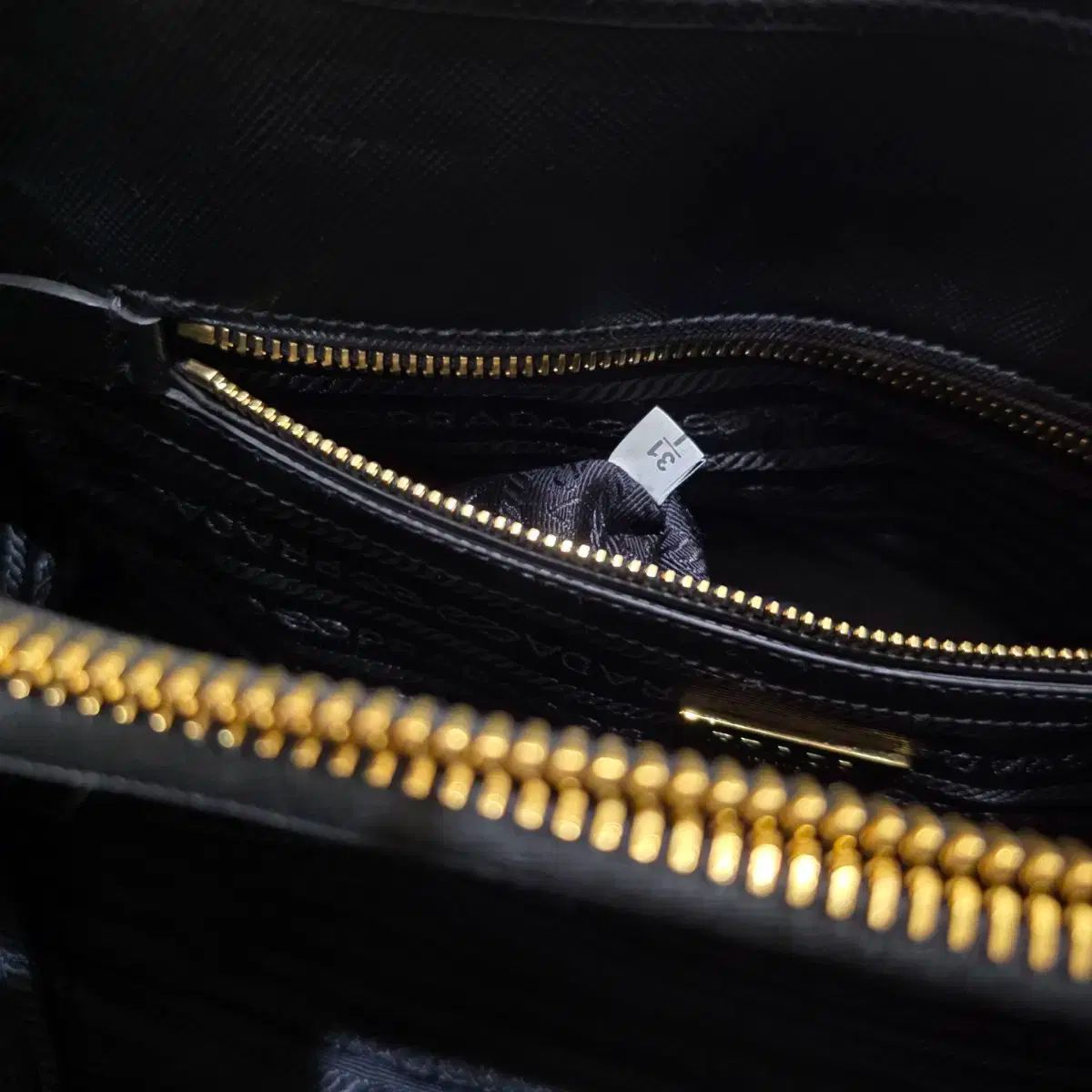 三角ロゴ ナイロン