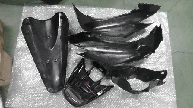 カウルセット 傷