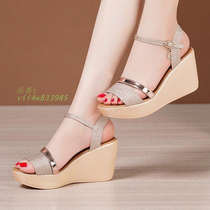 ヒールサンダル