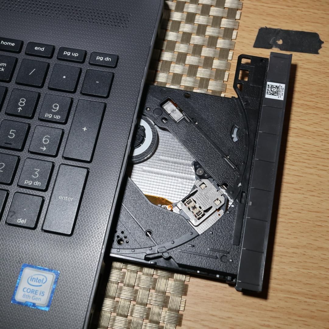 Win11公式サポート|8世代Corei5|メ8G|SSD|DVD|無線|カメラ