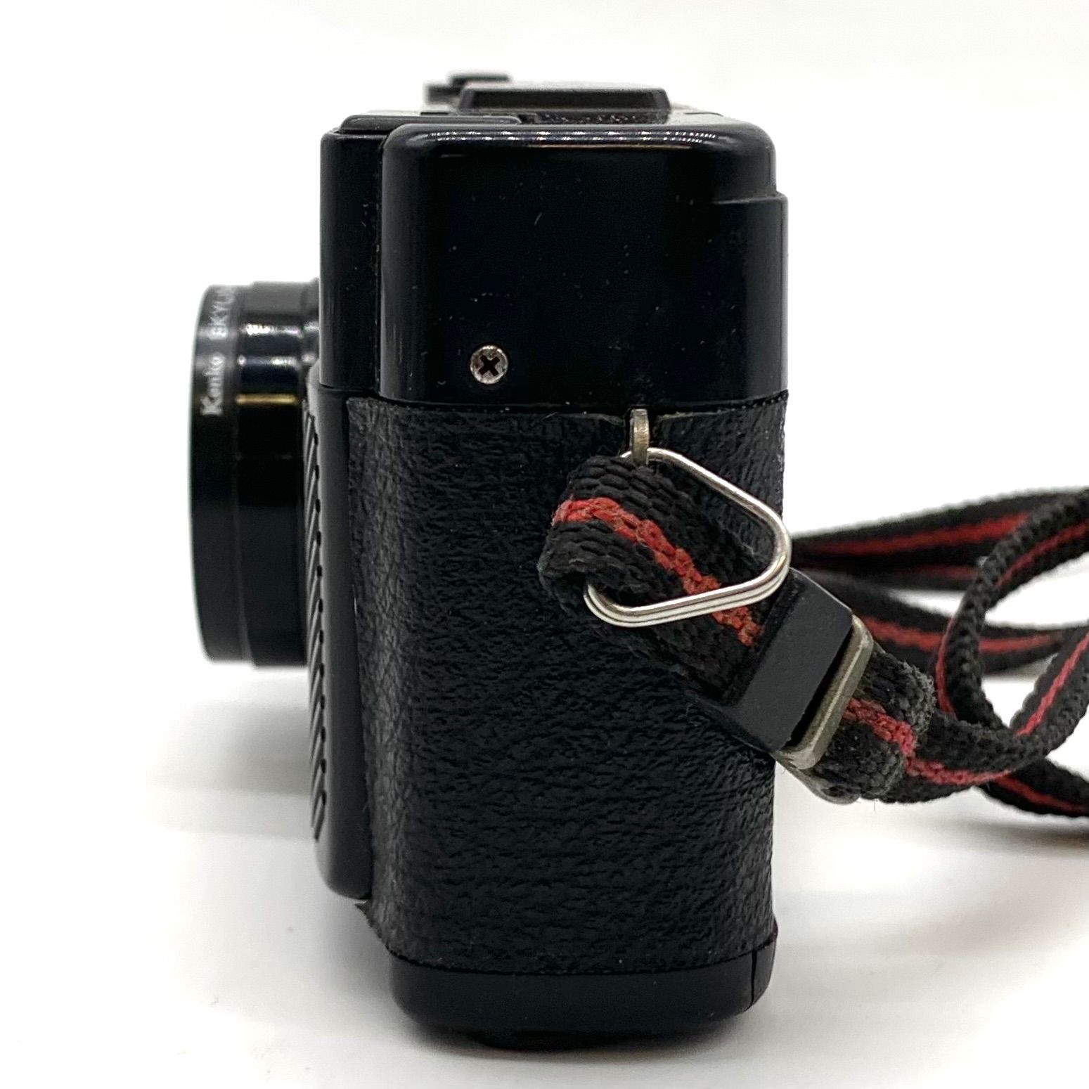 フィルムカメラでデジタル撮影。裏蓋部分にiPhoneを取り付ける