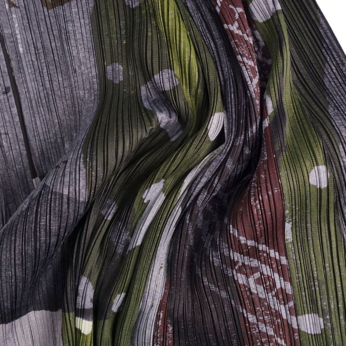 【極美品】プリーツプリーズ　イッセイミヤケ　大判ストール　ドレス　希少 ISSEY MIYAKE - プリーツプリーズ イッセイミヤケ ポンチョ