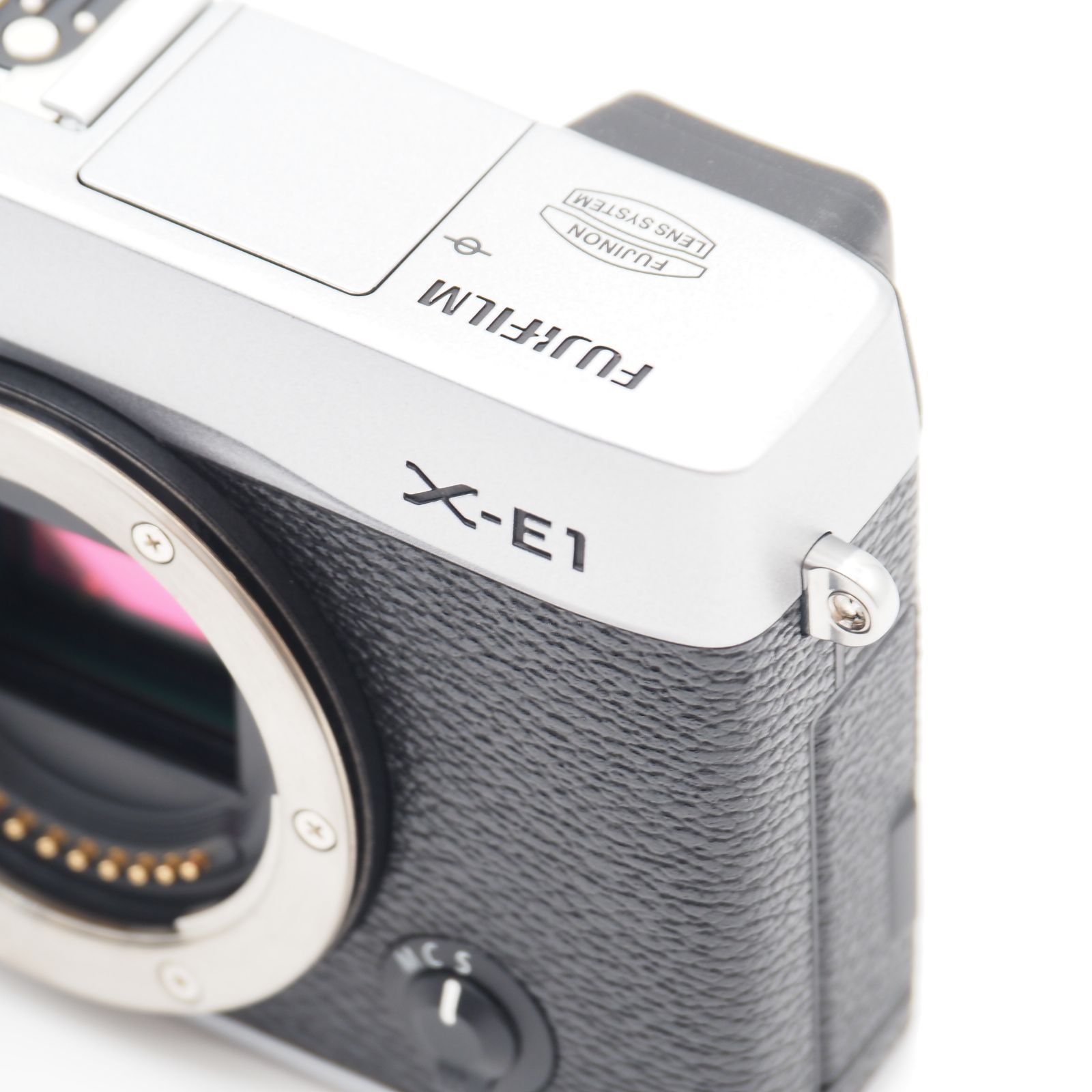 富士フイルム　X-E1 シルバー FUJIFILM X-E1 シルバーの出品 | ONE SCENE（ワンシーン）