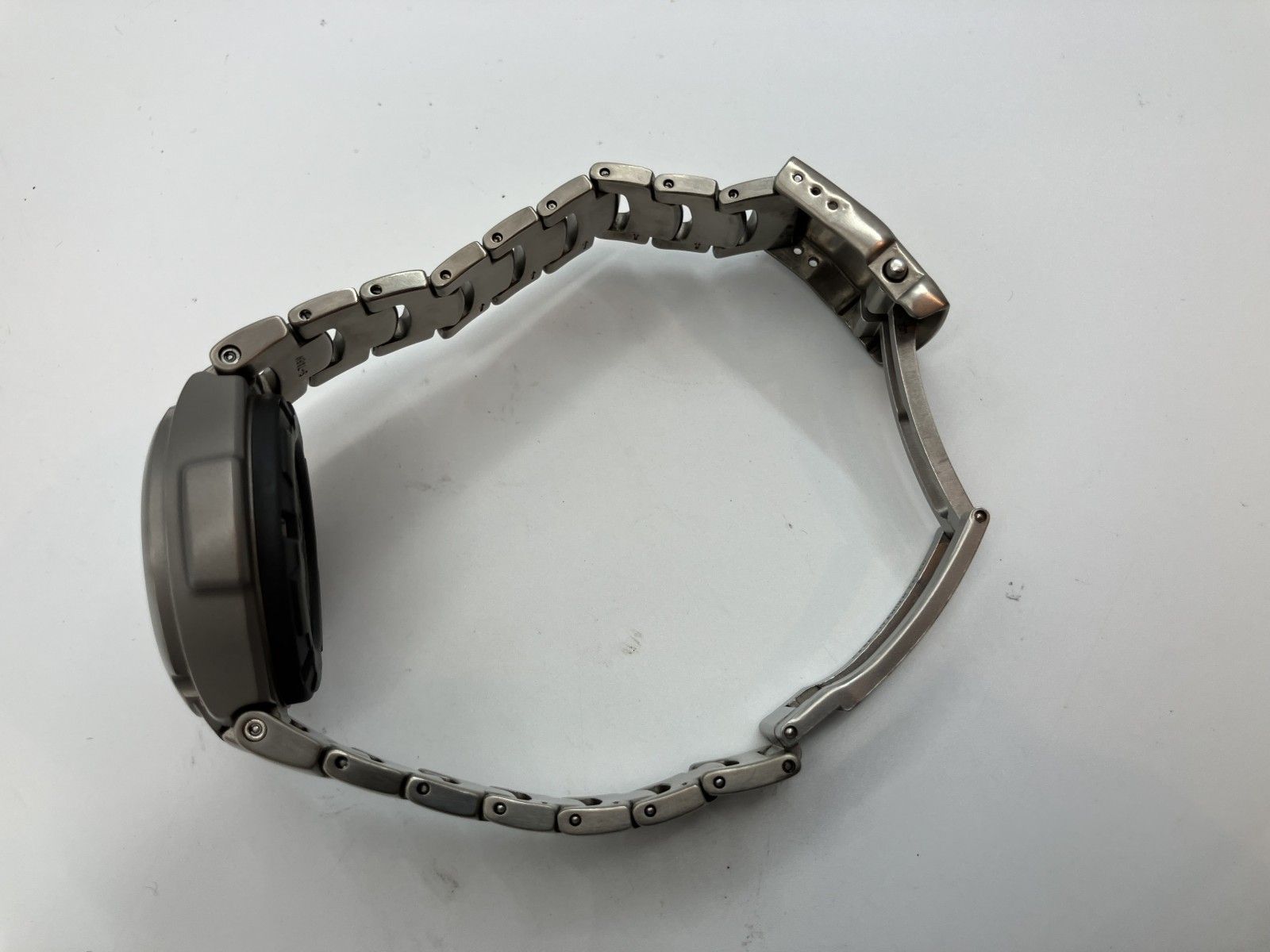 カシオ Gショック MR-G MRG-121T メンズ腕時計 チタン ケース幅46mm 腕 