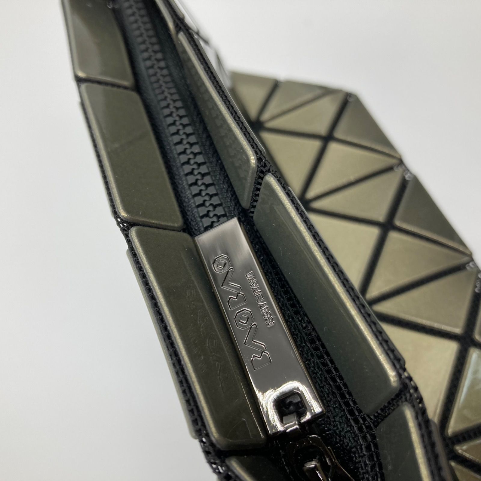 【新品未使用】BAO BAO ISSEY MIYAKE PRISM ポーチ フォロー割実施中】【新品未使用】BAO BAO バオバオ ISSEY