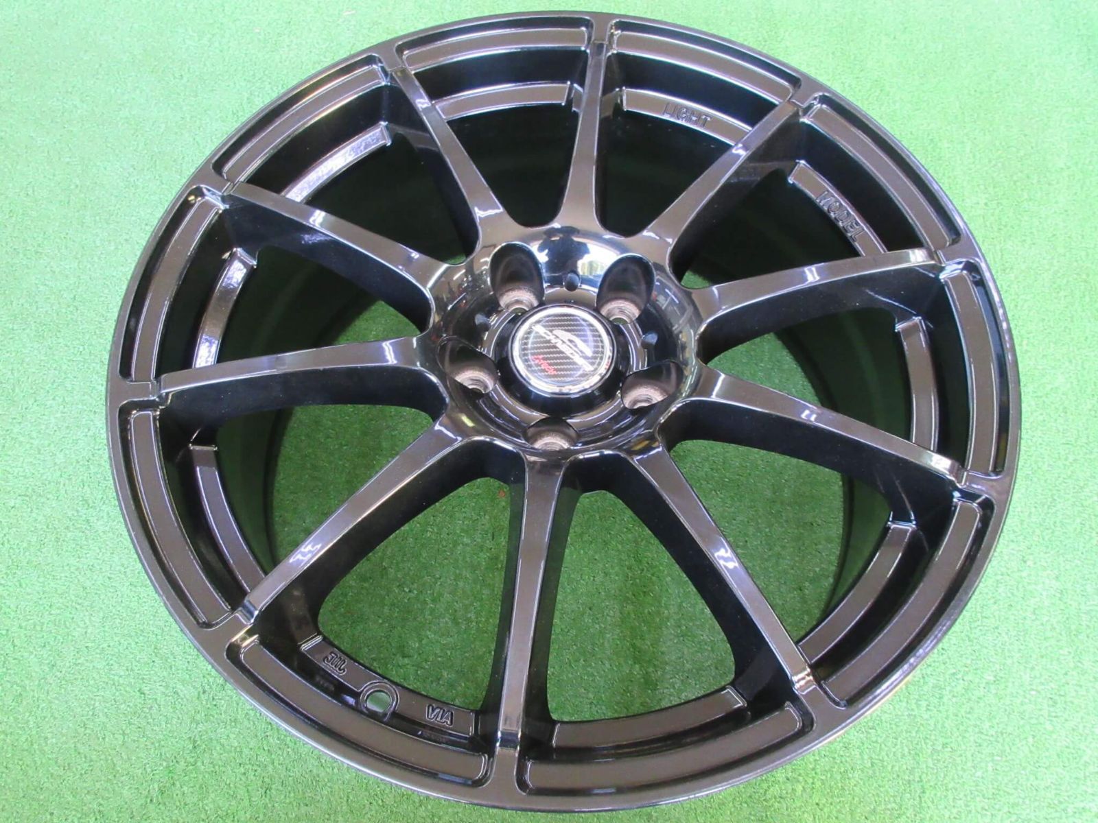 軽量ホイール シュナイダー スタッグ 8J-18 5H114.3 35 ストロングガンメタ ♪