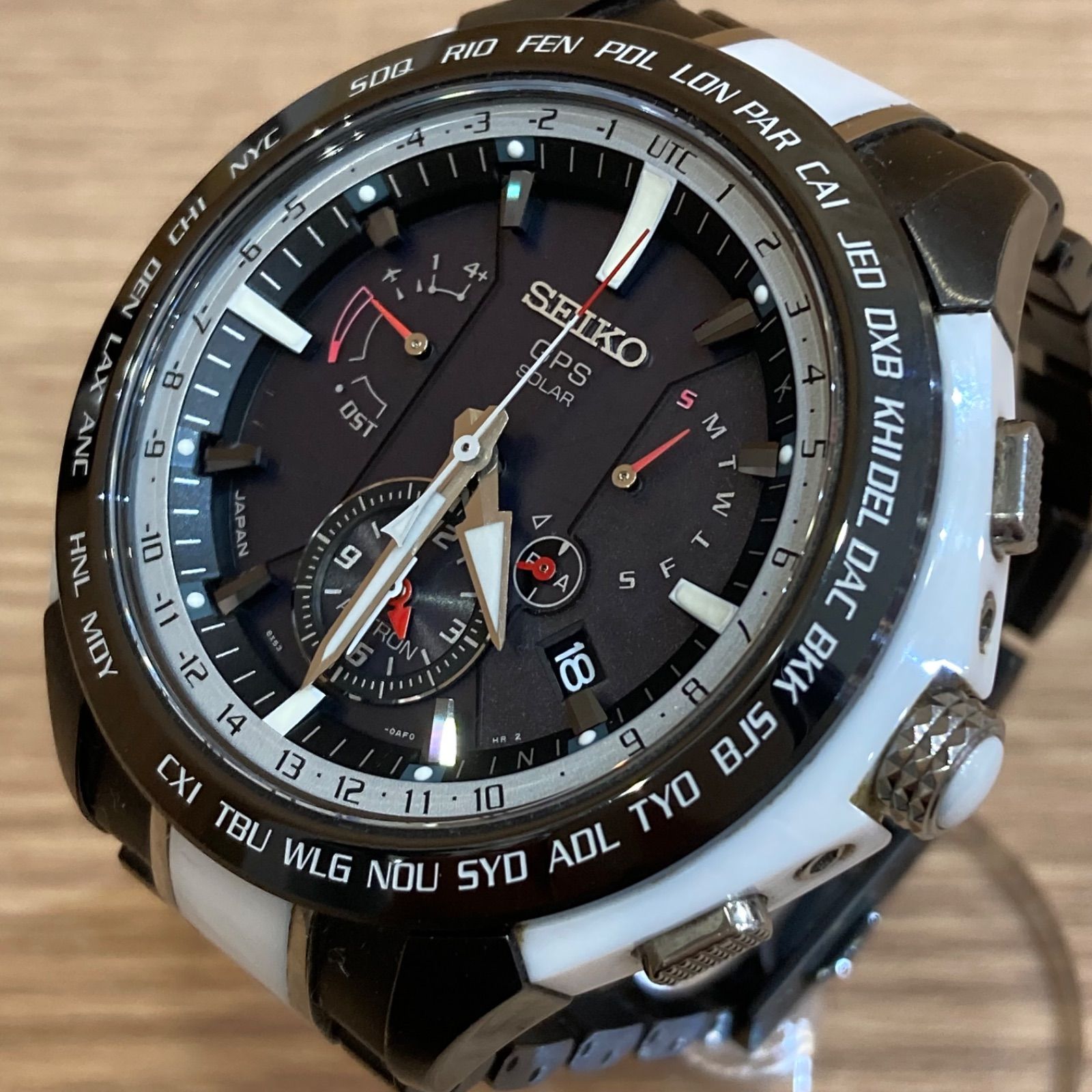 希少 SEIKO セイコー ASTRON アストロン 8Xシリーズ 腕時計 SBXB071/8X53-0AG0-2 チタン セラミック ブラック  ホワイト GPSソーラー電波 日本限定2000本　MB
