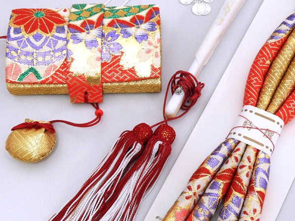 着物美人 送料込み 七五三 女の子 箱セコ3点セット 七五三箱セコ 女の子箱セコ 女の子帯締め 箱迫 丸ぐけ 帯締め 末廣 びら簪 女児 子供 キッズ 2 3歳 5 6 7歳 女の子着物用 七五三着物用 金 赤 m525315