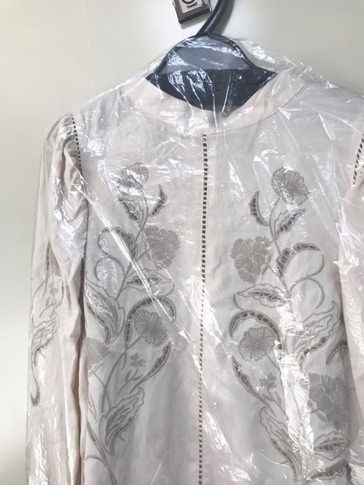 AMERI LADY EMBROIDERY PUFF BLOUSE アイボリー - メルカリ