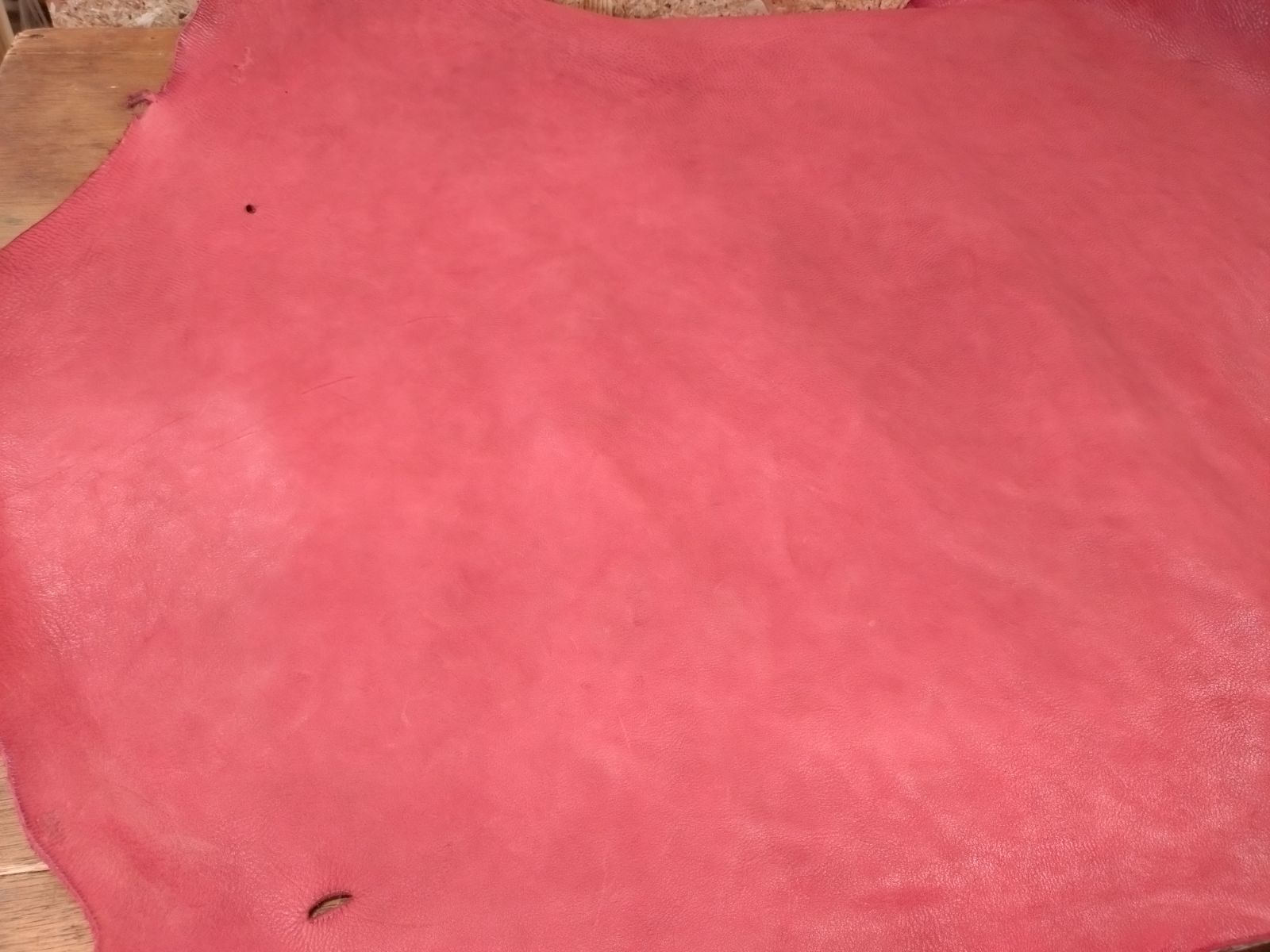 点限り ヌメ革シュリンク レッド 半裁 230ds