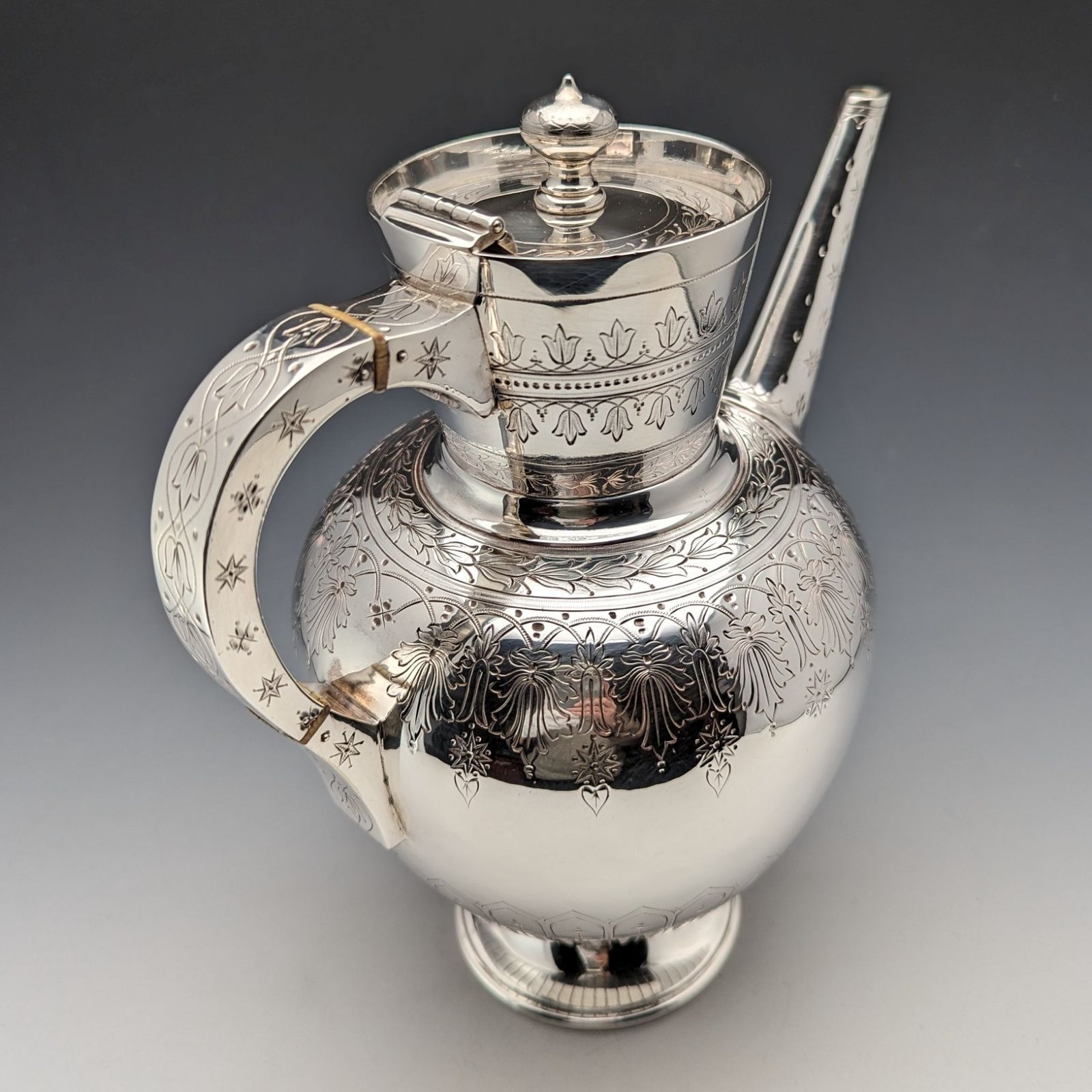 1880年頃 英国アンティーク シルバープレート製 コーヒーポット Walker & Hall 1880年頃 英国アンティーク シルバープレート製 コーヒーポット