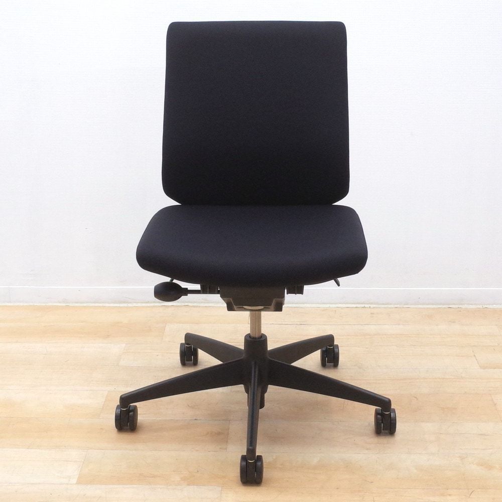 コクヨKOKUYOウィザードチェア肘あり　G1802黒　美品 コクヨKOKUYOウィザードチェア肘あり G1802黒 美品 コクヨ(KOKUYO