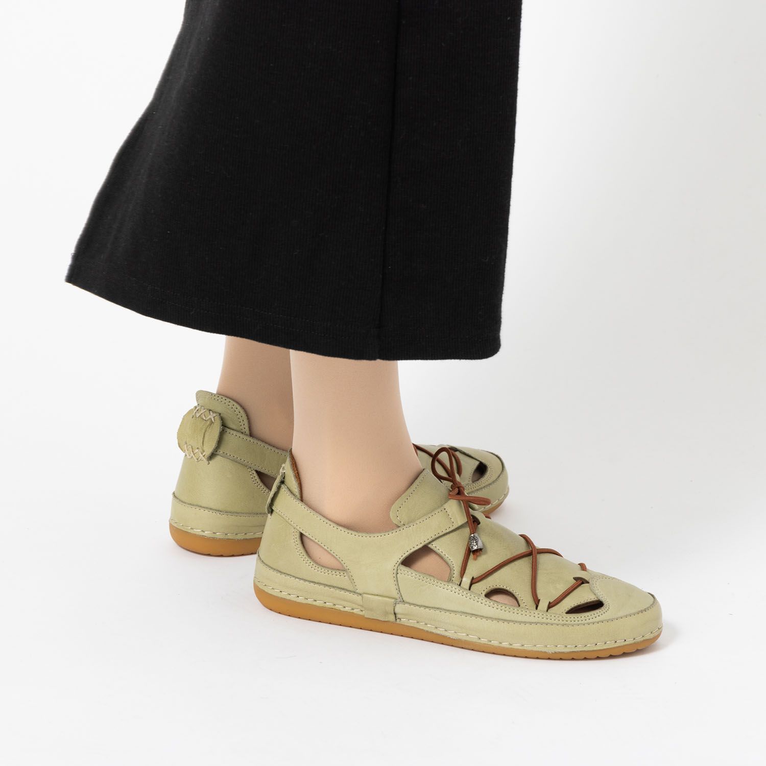HOSH ホッシュ メイドインイスタンブール ソフトカウレザー レースアップスリッポン KHAKI