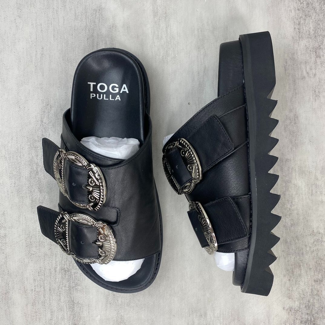 新品未使用 TOGA VIRILIS コンチョ バックル サンダル レザー ブラック 