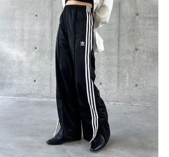 adidas アディダス ファイヤーバード ルーズ トラックパンツ レディース ズボン