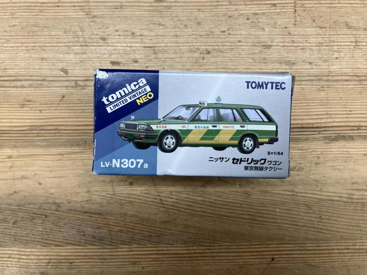 トミカ 東京無線タクシー ニッサン セドリック ワゴン リミテッド ビンテージ トミカリミテッドヴィンテージNEO LV-N306 Y30型ニッサンセドリックワゴン東京無線タクシー⁄TLV-NEO LV-N306 NISSAN  CEDRIC WAGON TAXI