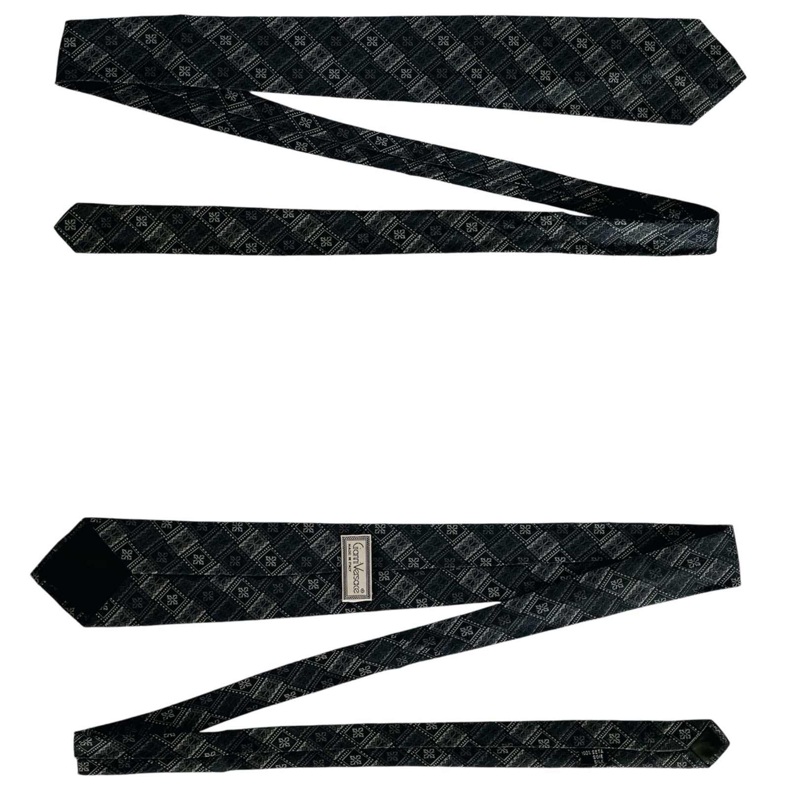 GIANNI VERSACE ジャンニ ヴェルサーチ 市松模様 小紋柄 総柄 シルク レギュラー ネクタイ ブラック 黒 ビジネス メンズ イタリア製 当時物 GIANNI VERSACE ジャンニ ヴェルサーチ 市松模様 小紋柄 総柄 シルク