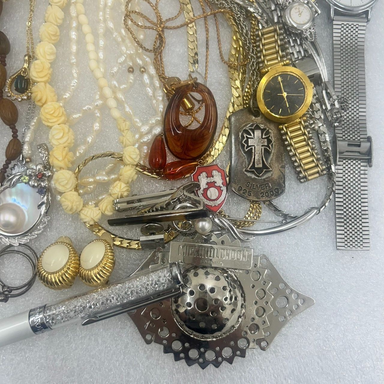 【遺品整理】まとめ売り時計、アクセサリー 色石・ブランド多め】遺品整理 生前整理 アクセサリー 時計